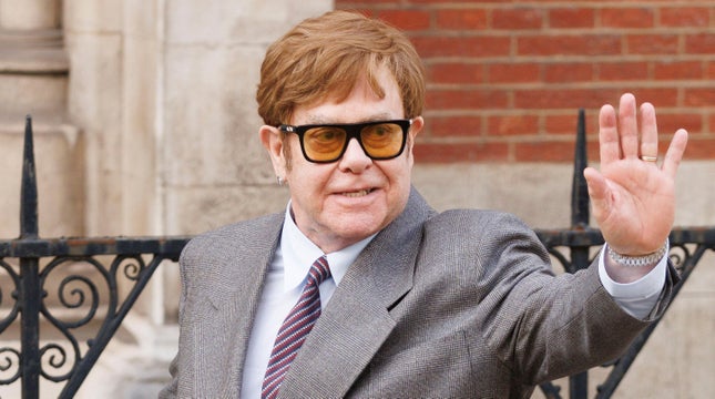 Elton John verbrachte die Nacht im Krankenhaus